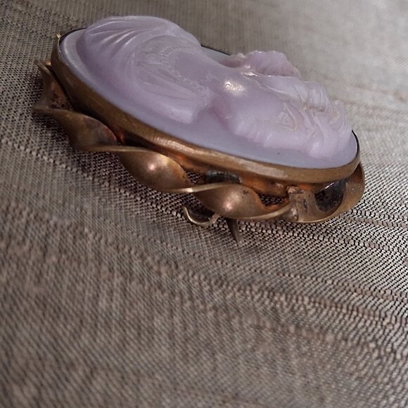 VINTAGE CARVED PINK CAMEO BROOCH - Picture 3 of 6